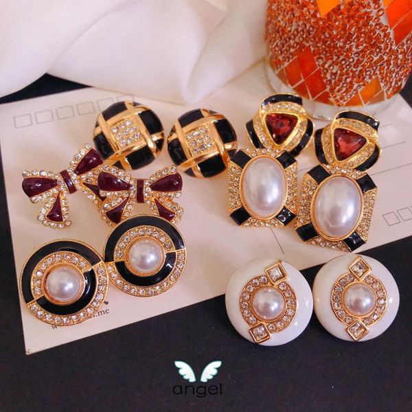 hoop & huggie heavy industry baroque port wind round atmosphere retro pearl black, Golden;silver
hoop & huggie heavy industry baroque port wind round atmosphere retro pearl black, Golden;silver
