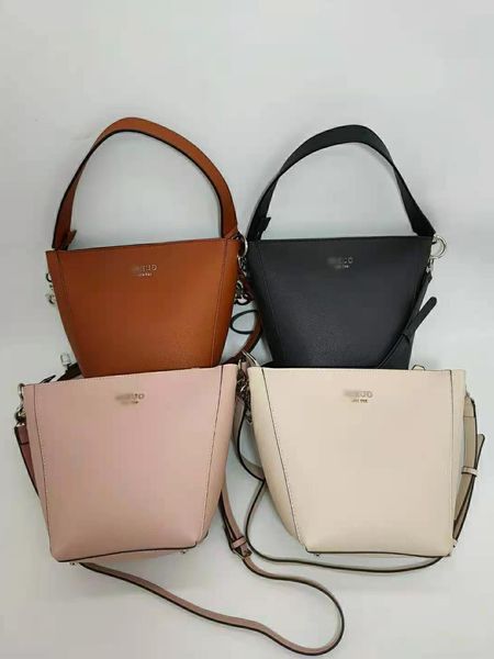 2021 new guss bag solid color conical bucket women's single shoulder diagonal span pendant
2021 new guss bag solid color conical bucket women's single shoulder diagonal span pendant