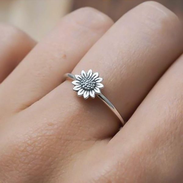 wedding rings fashion jewelry rings, sunflower ring, business ring, Slivery;golden
wedding rings fashion jewelry rings, sunflower ring, business ring, Slivery;golden