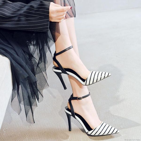 dress shoes 2021 women stripe pumps thin heels pointed toe slingback black & white party for pretty lady
dress shoes 2021 women stripe pumps thin heels pointed toe slingback black & white party for pretty lady