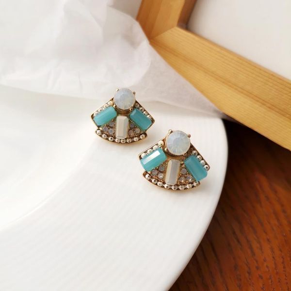 aini delicate jewelry stud earrings 2021 design golden plating crystal white green for women gifts, Golden;silver
aini delicate jewelry stud earrings 2021 design golden plating crystal white green for women gifts, Golden;silver