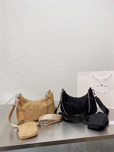 high-quality chain messenger bag fashion one-shoulder portable hourglass luxury designer evening dress women 25-14cm
high-quality chain messenger bag fashion one-shoulder portable hourglass luxury designer evening dress women 25-14cm