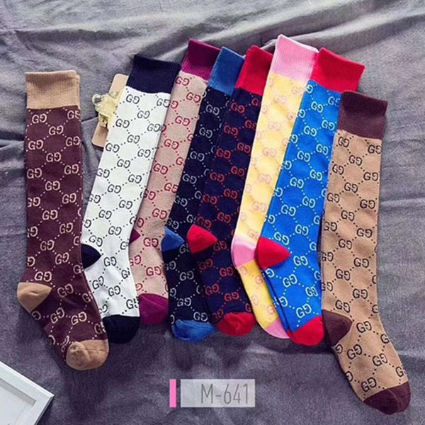 autumn and winter style is not as good the picture pure color cotton brown medium long tube bagged socks, Black;white
autumn and winter style is not as good the picture pure color cotton brown medium long tube bagged socks, Black;white
