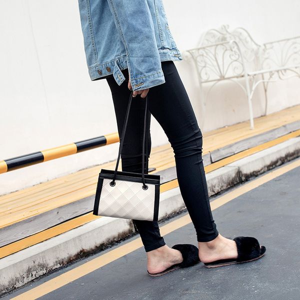 ladies hand bags women 2021 small bag fashion simple luxury handbags messenger one shoulder cross body purse
ladies hand bags women 2021 small bag fashion simple luxury handbags messenger one shoulder cross body purse