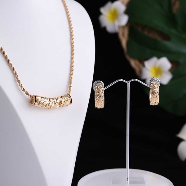 inlaid with women's water wave chain, gold small fragrance sweater, button, diamond, independent package, geometric necklace, Silver
inlaid with women's water wave chain, gold small fragrance sweater, button, diamond, independent package, geometric necklace, Silver