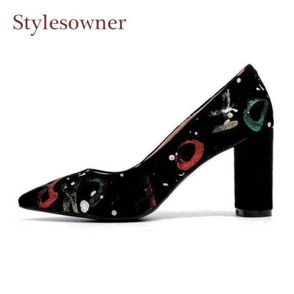 stylesowner 2021 black graffiti print women pumps fashion chunky high-heel spring party wedding shoes pointed toe dress
stylesowner 2021 black graffiti print women pumps fashion chunky high-heel spring party wedding shoes pointed toe dress