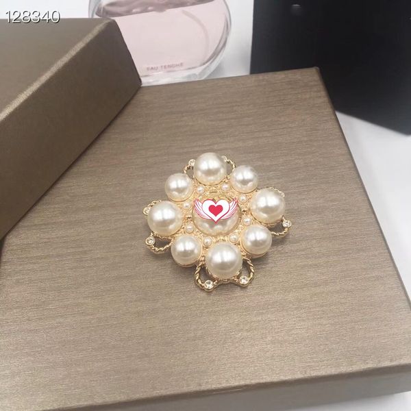 new european and american fashion style pearl diamond letter brooch big name non-fading chest, Gray
new european and american fashion style pearl diamond letter brooch big name non-fading chest, Gray