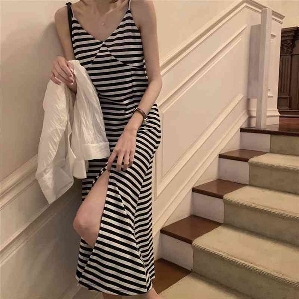 chic retro slim high elastic split v neck spaghetti strap dress women off shoulder all-match basic style vestido feminino 210429, Black;gray
chic retro slim high elastic split v neck spaghetti strap dress women off shoulder all-match basic style vestido feminino 210429, Black;gray