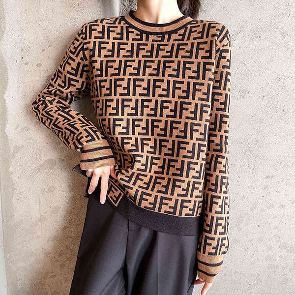 2022 factory wholesale new spring round neck sweater women's pullover sweater double letter slim long sleeve bottomed shirt, White;black
2022 factory wholesale new spring round neck sweater women's pullover sweater double letter slim long sleeve bottomed shirt, White;black