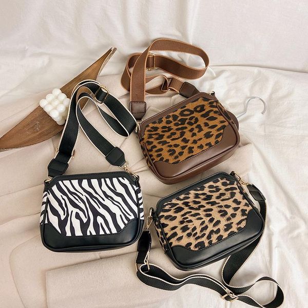 evening bags western fashion color matching multi-layer single shoulder small square bag women's retro wide strap messenger
evening bags western fashion color matching multi-layer single shoulder small square bag women's retro wide strap messenger