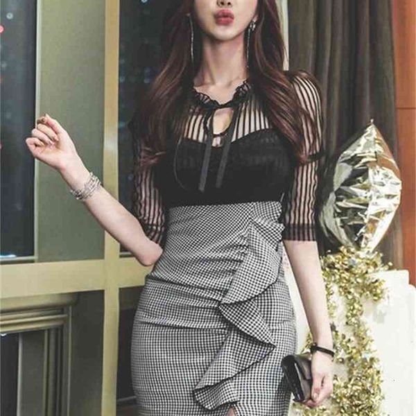 casual dresses korean round neck lace stitching mesh five-point sleeves wavy side slim bag hip short dress zcuu, Black;gray
casual dresses korean round neck lace stitching mesh five-point sleeves wavy side slim bag hip short dress zcuu, Black;gray