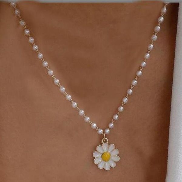 chokers imitation pearls clavicle chain necklace for women chrysanthemum daisy flower pendant vintage goth jewelry gift, Golden;silver
chokers imitation pearls clavicle chain necklace for women chrysanthemum daisy flower pendant vintage goth jewelry gift, Golden;silver