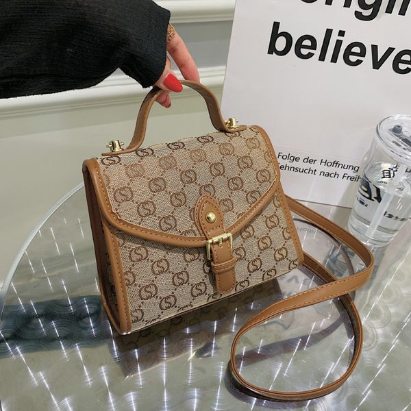 luxury handbags simple women's japan and south korea new old flower messenger hand fashion foreign style leisure shoulder bag
luxury handbags simple women's japan and south korea new old flower messenger hand fashion foreign style leisure shoulder bag