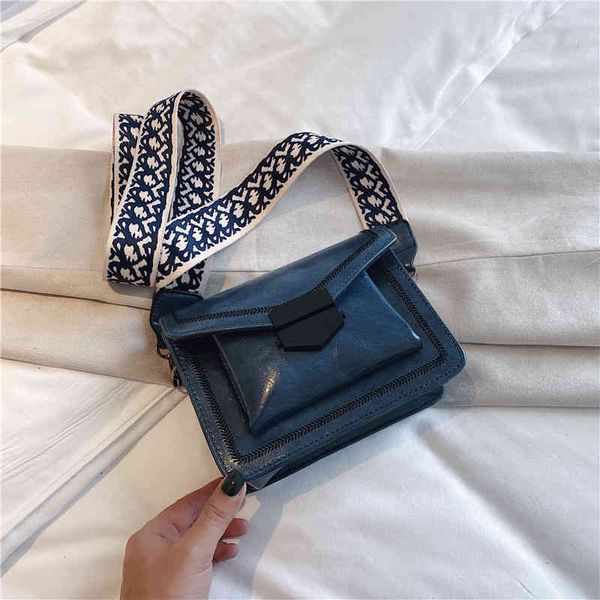 2022 factory wholesale new model this small women's wide shoulder strap square simple texture messenger bag, Black;red
2022 factory wholesale new model this small women's wide shoulder strap square simple texture messenger bag, Black;red