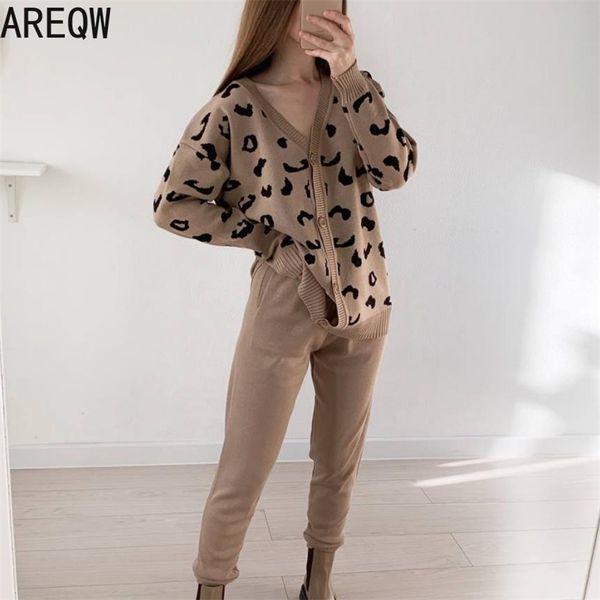 set autumn winter women's two-piece set of europe loose knitwear trousers thousand grid sweater cardigan sets 211126, White
set autumn winter women's two-piece set of europe loose knitwear trousers thousand grid sweater cardigan sets 211126, White