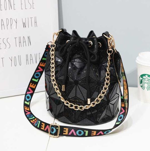 women one shoulder messenger lady bag handbag pearl fashion lingge trend bucket girl party trip black geometric pattern duffel bags
women one shoulder messenger lady bag handbag pearl fashion lingge trend bucket girl party trip black geometric pattern duffel bags