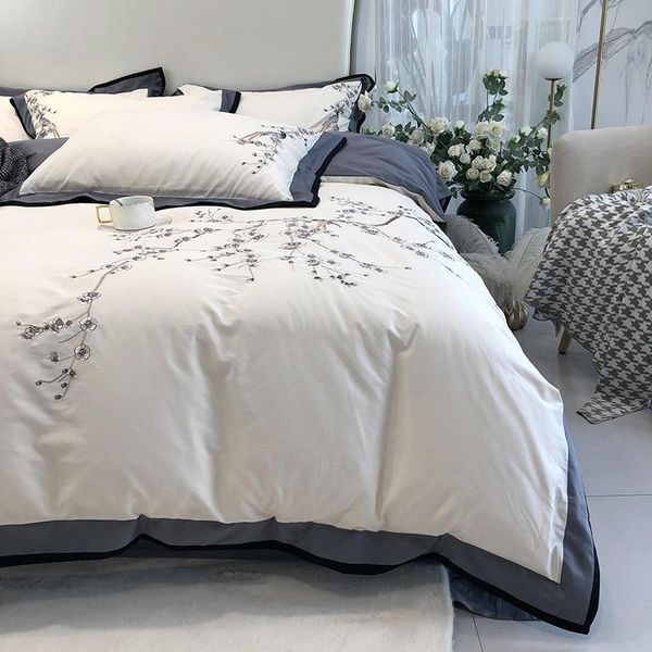bedding sets 100% cotton classic four-piece set, embroidery flowers embroidered duvetcover&2pcs pillowcase&1sheet home textile
bedding sets 100% cotton classic four-piece set, embroidery flowers embroidered duvetcover&2pcs pillowcase&1sheet home textile