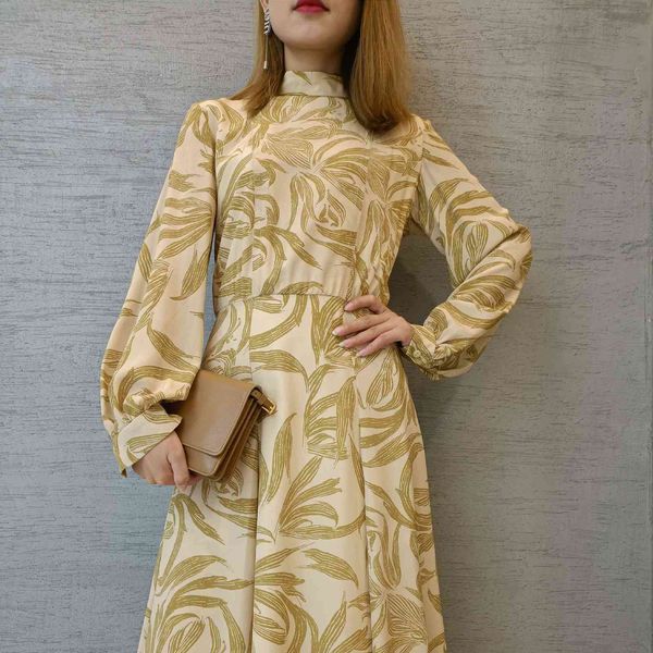 dress 2021 spring and summer fashion silk crepe de chine reed leaf printed long sleeve, White;black
dress 2021 spring and summer fashion silk crepe de chine reed leaf printed long sleeve, White;black