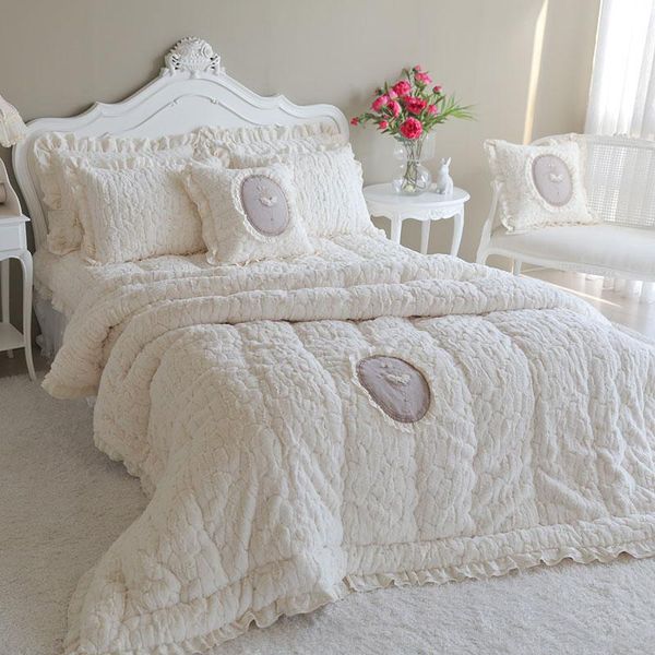 bedding sets very warm, elegant and comfortable in winter, you can also sleep naked ~ thickened flannel four piece set
bedding sets very warm, elegant and comfortable in winter, you can also sleep naked ~ thickened flannel four piece set