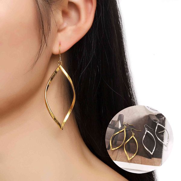 twist diamond single layer earrings lady ol fashion sweet super shiny alloy earrings, Silver
twist diamond single layer earrings lady ol fashion sweet super shiny alloy earrings, Silver