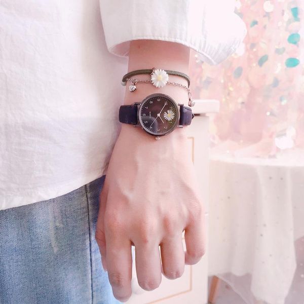 wristwatches fashion small daisies women watches 2021 simple black quartz watch vintage leather ladies drop clock, Slivery;brown
wristwatches fashion small daisies women watches 2021 simple black quartz watch vintage leather ladies drop clock, Slivery;brown