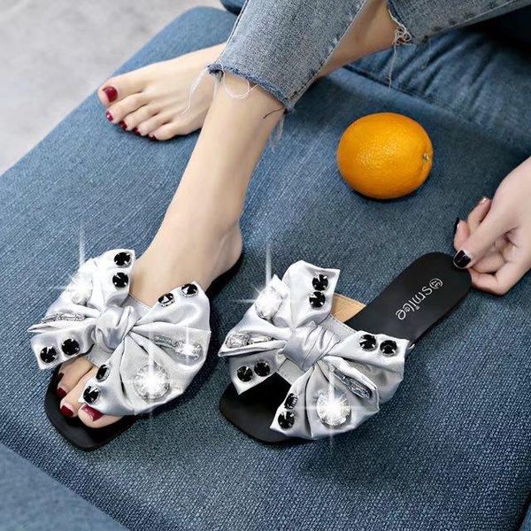 slippers women summer rhinestone fashion bow tie flat heel anti skidding beach shoes sandals slipper 4637, Black
slippers women summer rhinestone fashion bow tie flat heel anti skidding beach shoes sandals slipper 4637, Black