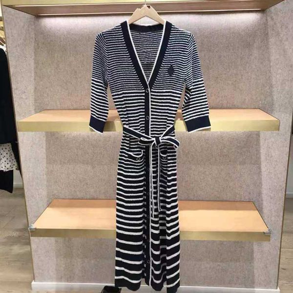 dsigners fadan family's new slim style in spring and summer coat celebrity temperament short knitted cardigan girl, White;black
dsigners fadan family's new slim style in spring and summer coat celebrity temperament short knitted cardigan girl, White;black