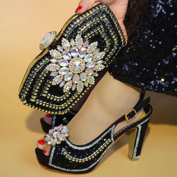 black women pumps and bag set with big crystal for african shoes match handbag dress v1719-1
black women pumps and bag set with big crystal for african shoes match handbag dress v1719-1