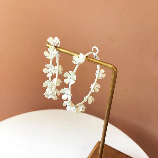 hoop & huggie girls temperament big circle hoops earrings matte flowers vintage, Golden;silver
hoop & huggie girls temperament big circle hoops earrings matte flowers vintage, Golden;silver