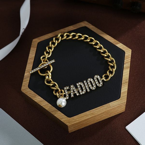 d family letter bracelet women 2021 classic style brass pearl inlaid diamond, Golden;silver
d family letter bracelet women 2021 classic style brass pearl inlaid diamond, Golden;silver