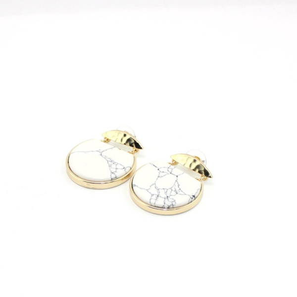light yellow gold color alloy geometric white howlite stone stud earrings for women fashion jewelry, Golden;silver
light yellow gold color alloy geometric white howlite stone stud earrings for women fashion jewelry, Golden;silver