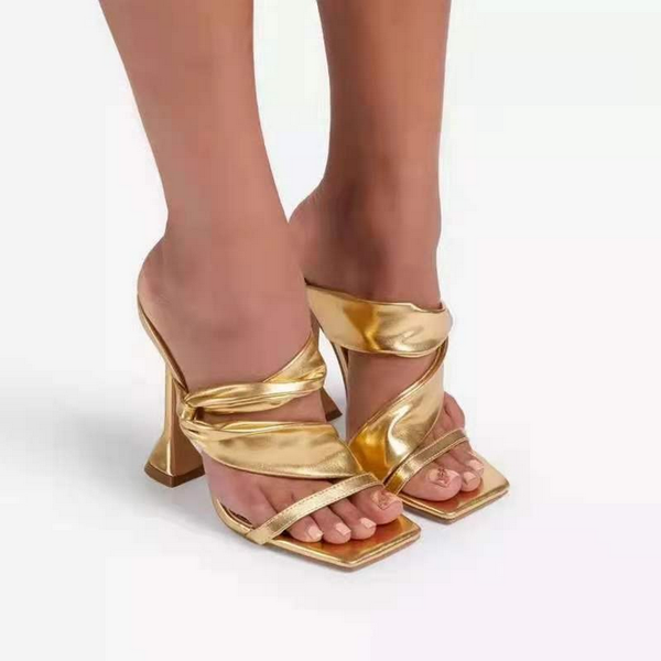 slippers 2021 european and american sandals bright color fashionable women's shoes large square high heels gold, Black
slippers 2021 european and american sandals bright color fashionable women's shoes large square high heels gold, Black