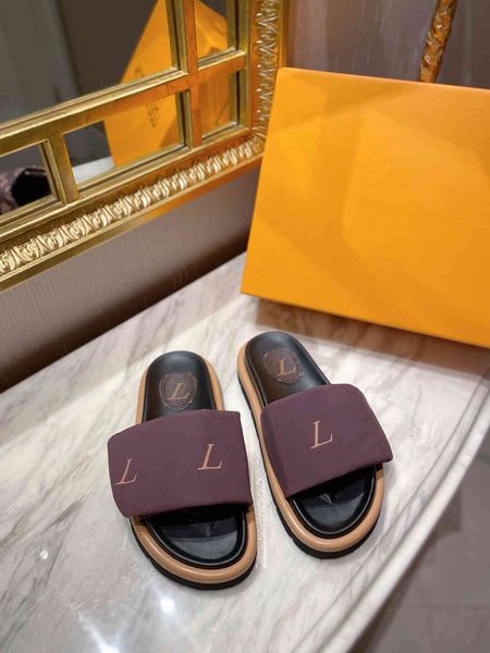 70% off wholesale sandals flip-flops shoes luxury summer new couple slippers four-color fashion all-match casual, Black
70% off wholesale sandals flip-flops shoes luxury summer new couple slippers four-color fashion all-match casual, Black