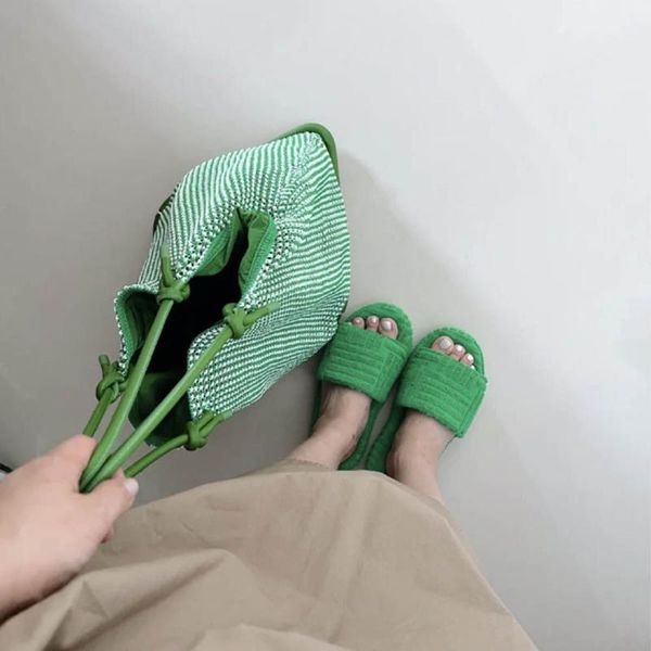 slippers summer fluffy raccoon fur shoes women real flip flop flat furry slides outdoor sandals woman amazing, Black
slippers summer fluffy raccoon fur shoes women real flip flop flat furry slides outdoor sandals woman amazing, Black