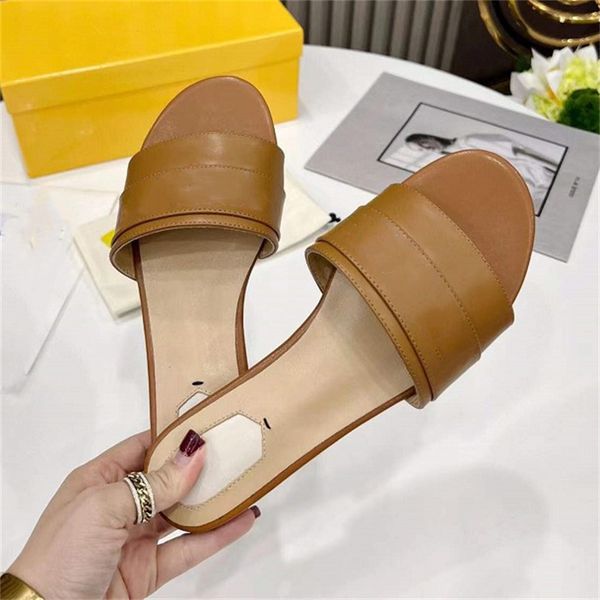 2022 new summer red flat slippers round layer cowhide comfortable and fashionable beach wear, Black
2022 new summer red flat slippers round layer cowhide comfortable and fashionable beach wear, Black