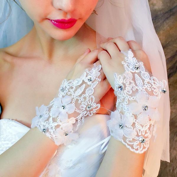 bridal gloves white short wedding fingerless for women bride red lace luva de noiva accessories
bridal gloves white short wedding fingerless for women bride red lace luva de noiva accessories