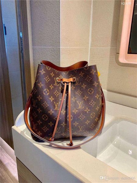 1vvv lv louis vitton bags designers women handbags lady chain shoulder genuine leather embossed diamond luxurys bags, Red;black
1vvv lv louis vitton bags designers women handbags lady chain shoulder genuine leather embossed diamond luxurys bags, Red;black