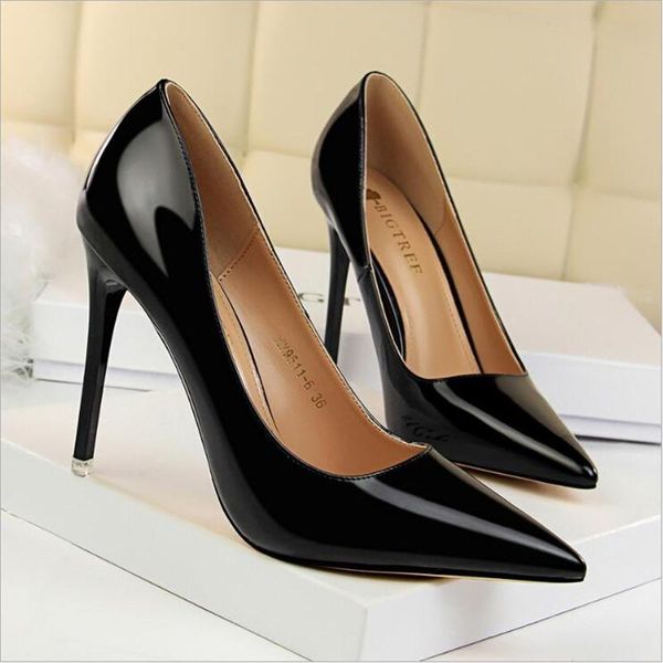 dress shoes woman high heel pumps office black pointed toe patent leather women wedding bride .5cm stilettos heels
dress shoes woman high heel pumps office black pointed toe patent leather women wedding bride .5cm stilettos heels