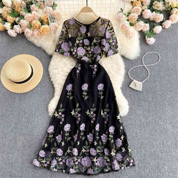 luxury europe style summer elegant women mesh embroidery flower short sleeve long dress female party dresses vestido 210428, Black;gray
luxury europe style summer elegant women mesh embroidery flower short sleeve long dress female party dresses vestido 210428, Black;gray