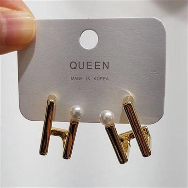 cold wind metal earrings south korea east gate personality earrings net red fashion brand earrings, Golden;silver
cold wind metal earrings south korea east gate personality earrings net red fashion brand earrings, Golden;silver