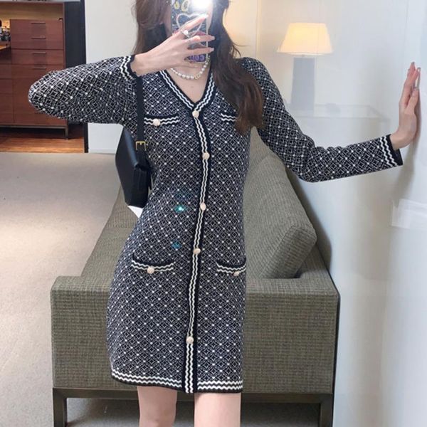 casual dresses red knitted dress women autumn winter 2021 french small fragrance v-neck robe femme office lady loose party vestidos, Black;gray
casual dresses red knitted dress women autumn winter 2021 french small fragrance v-neck robe femme office lady loose party vestidos, Black;gray