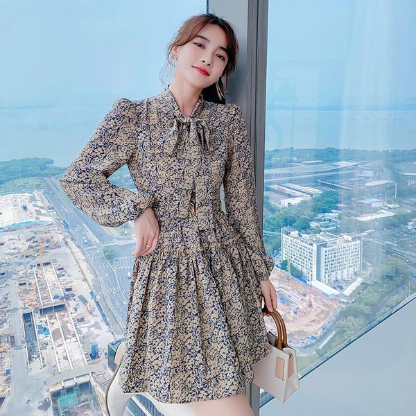 casual dresses 2021 fashion party autumn women lotus leaf collar long sleeves vintage floral chiffon dress, Black;gray
casual dresses 2021 fashion party autumn women lotus leaf collar long sleeves vintage floral chiffon dress, Black;gray