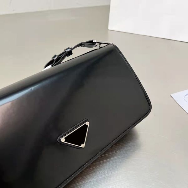 2022luxury designers bags handbags shoulder bags armpit bag handbag leather size 27 * 12cm business simple noble ca
2022luxury designers bags handbags shoulder bags armpit bag handbag leather size 27 * 12cm business simple noble ca