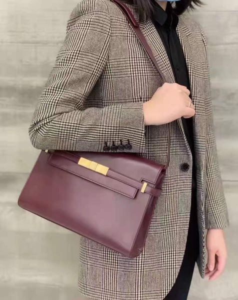 r luxury bags lady's handbags, 2021 fashion handbag high-end brand high-quality messenger bag, suitable for living and going outcarry,
r luxury bags lady's handbags, 2021 fashion handbag high-end brand high-quality messenger bag, suitable for living and going outcarry,