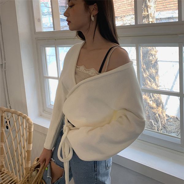 sweaters korean v-neck gentle thin knitted women chic coats cardigans solid brief sweaters, White;black
sweaters korean v-neck gentle thin knitted women chic coats cardigans solid brief sweaters, White;black