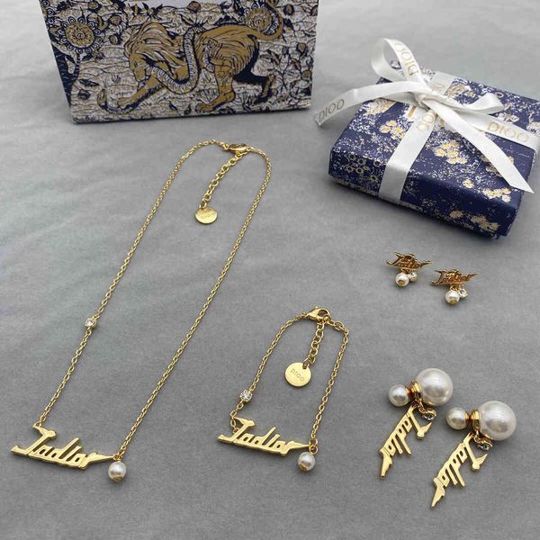 family new pearl earrings 2021 letter versatile fashion temperament bracelet necklace, Golden
family new pearl earrings 2021 letter versatile fashion temperament bracelet necklace, Golden