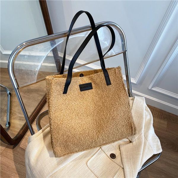 evening bags 2021 autumn/winter style foreign trendy large capacity square bag magnetic buckle female hand tote purse
evening bags 2021 autumn/winter style foreign trendy large capacity square bag magnetic buckle female hand tote purse