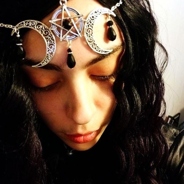 star pointed bossi five moon natural stone chain supernatural bat head hair ornament, Black;brown
star pointed bossi five moon natural stone chain supernatural bat head hair ornament, Black;brown