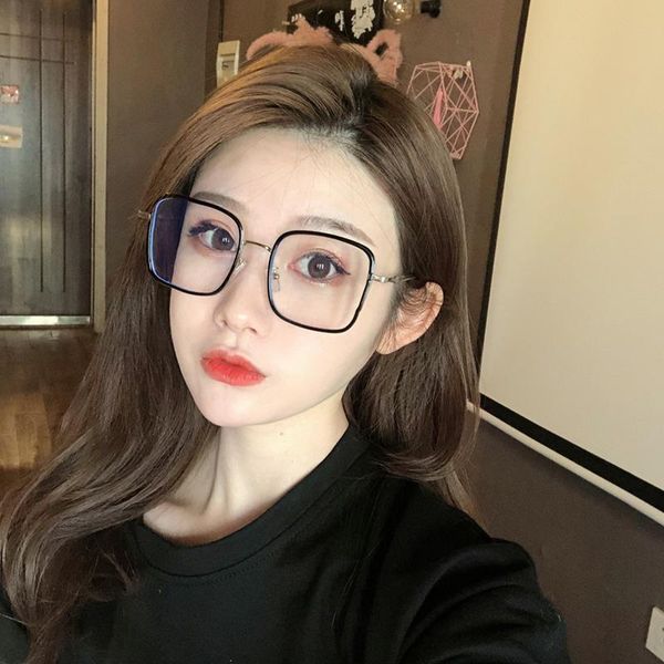 sunglasses korean version of the big box anti-blue light glasses student flat can be equipped with power frames, White;black
sunglasses korean version of the big box anti-blue light glasses student flat can be equipped with power frames, White;black