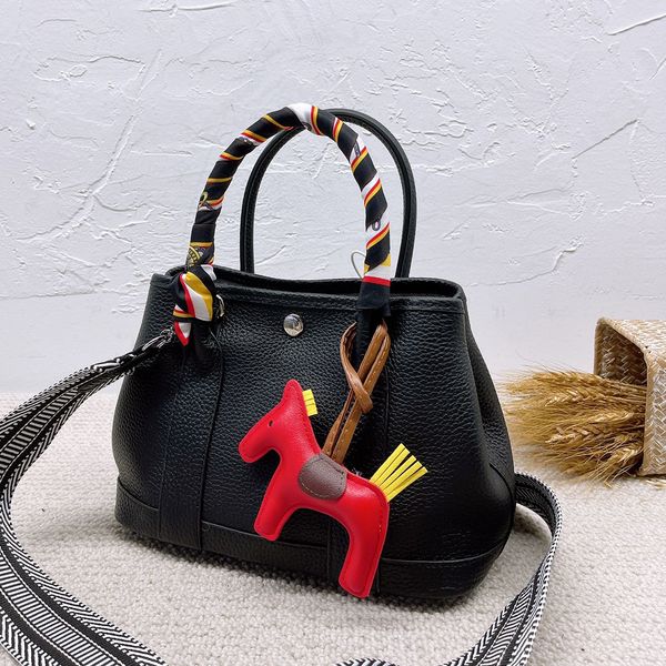 france brand classic garden bags totes genuine leather women handbag fashion horse crossbody bags luxury designers large capacity shoulder b
france brand classic garden bags totes genuine leather women handbag fashion horse crossbody bags luxury designers large capacity shoulder b